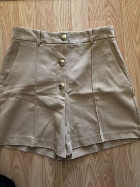Zara beige dress shorts size L